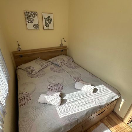 Apartmani Dora I Kati Orebić Exteriör bild