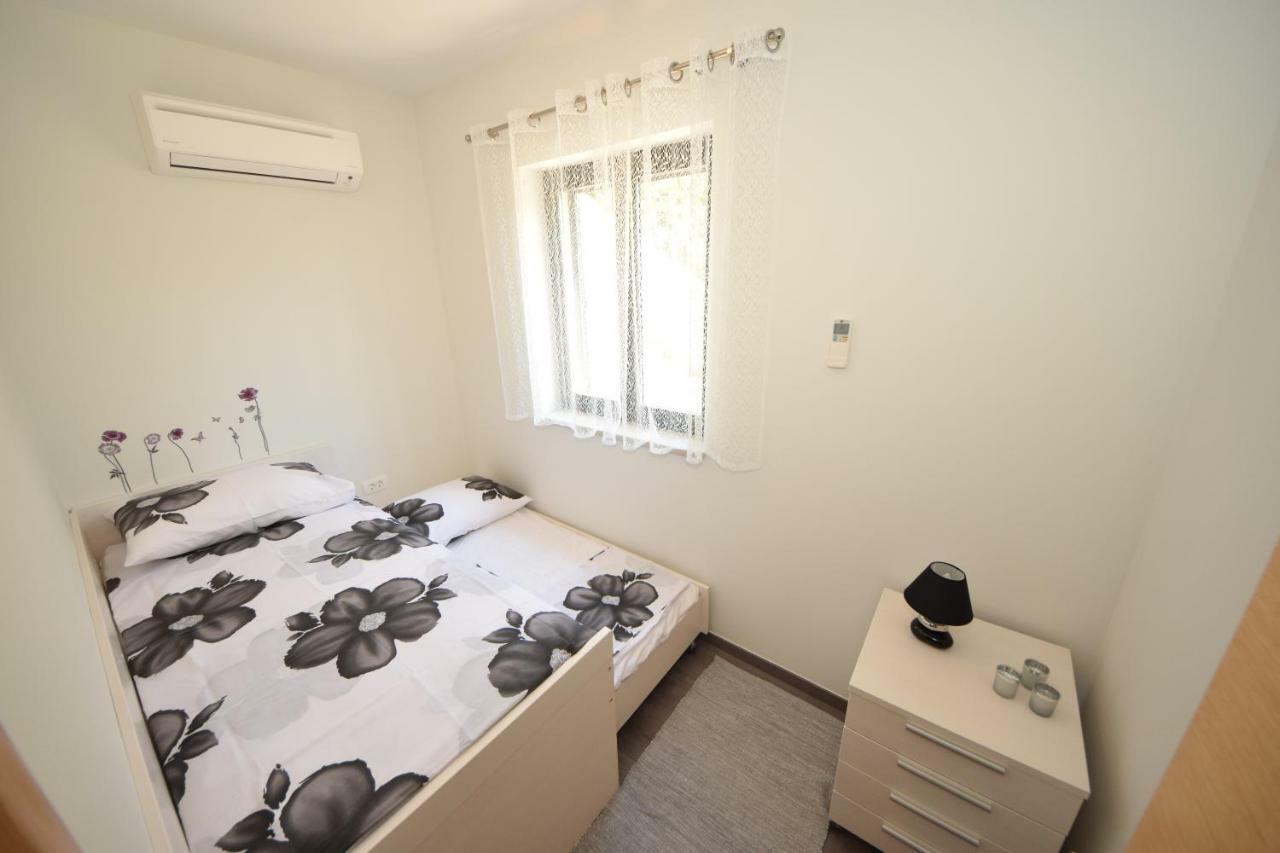 Apartmani Dora I Kati Orebić Exteriör bild