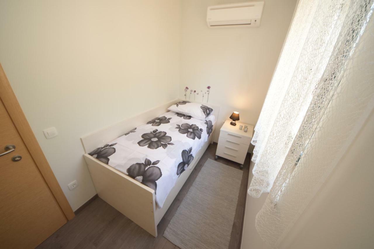 Apartmani Dora I Kati Orebić Exteriör bild