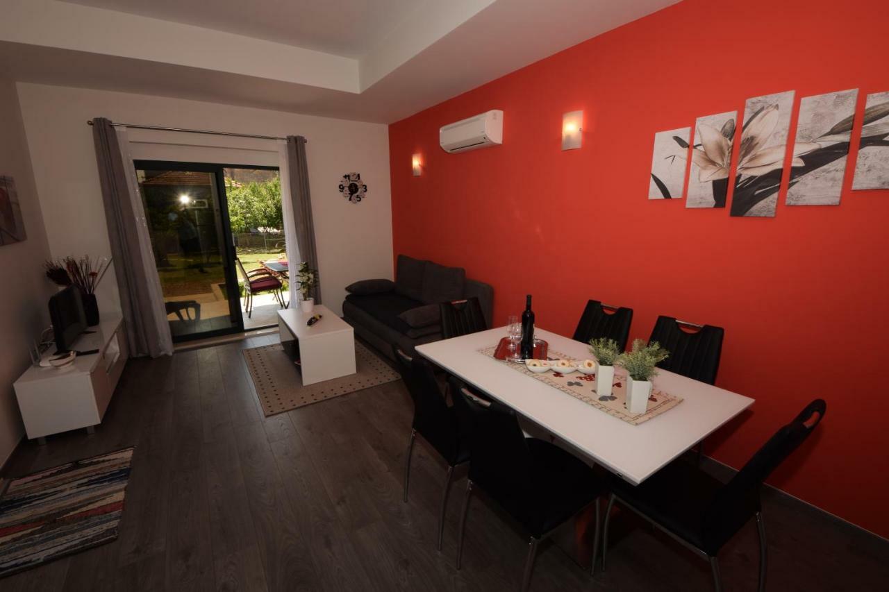 Apartmani Dora I Kati Orebić Exteriör bild