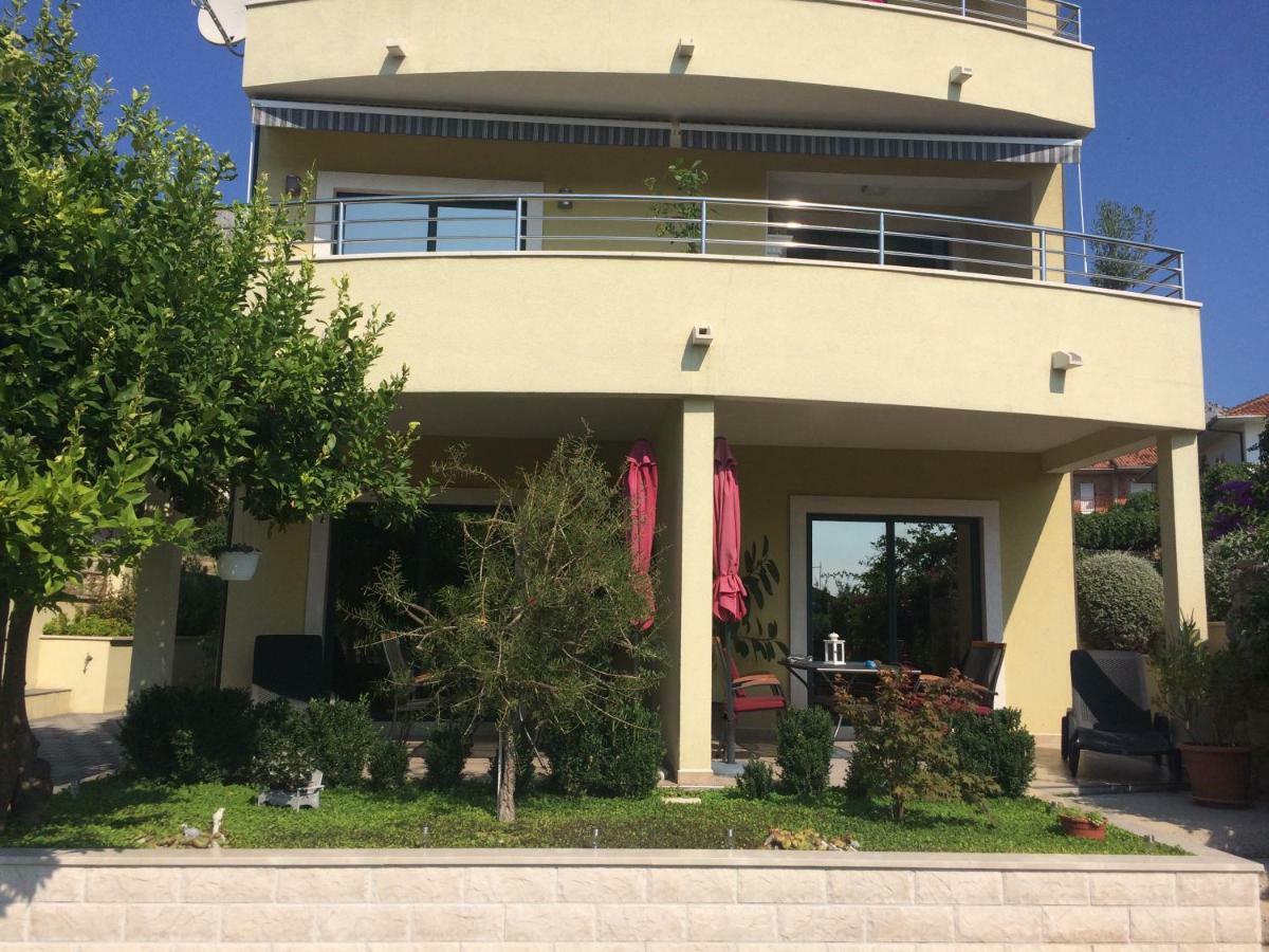 Apartmani Dora I Kati Orebić Exteriör bild